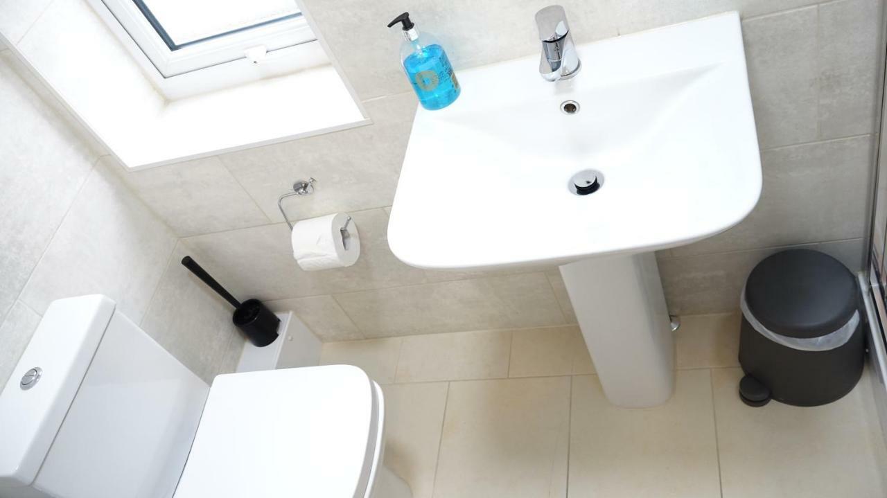 Heathrow Ensuite Rooms- Auto Check In Londres Exterior foto
