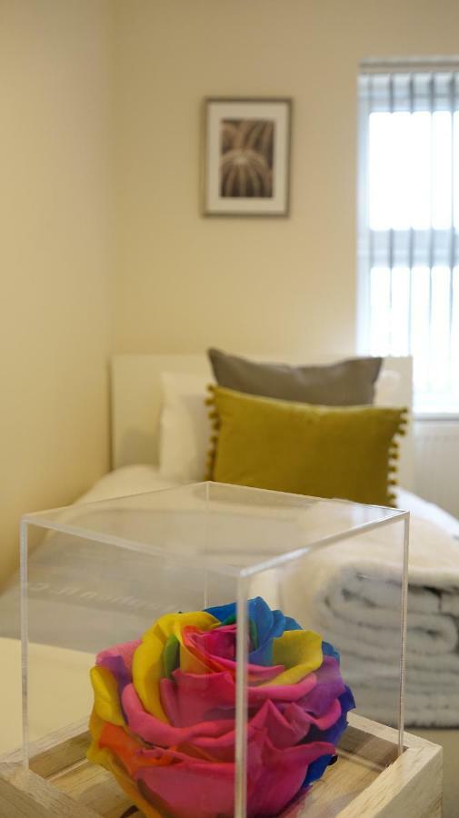 Heathrow Ensuite Rooms- Auto Check In Londres Exterior foto