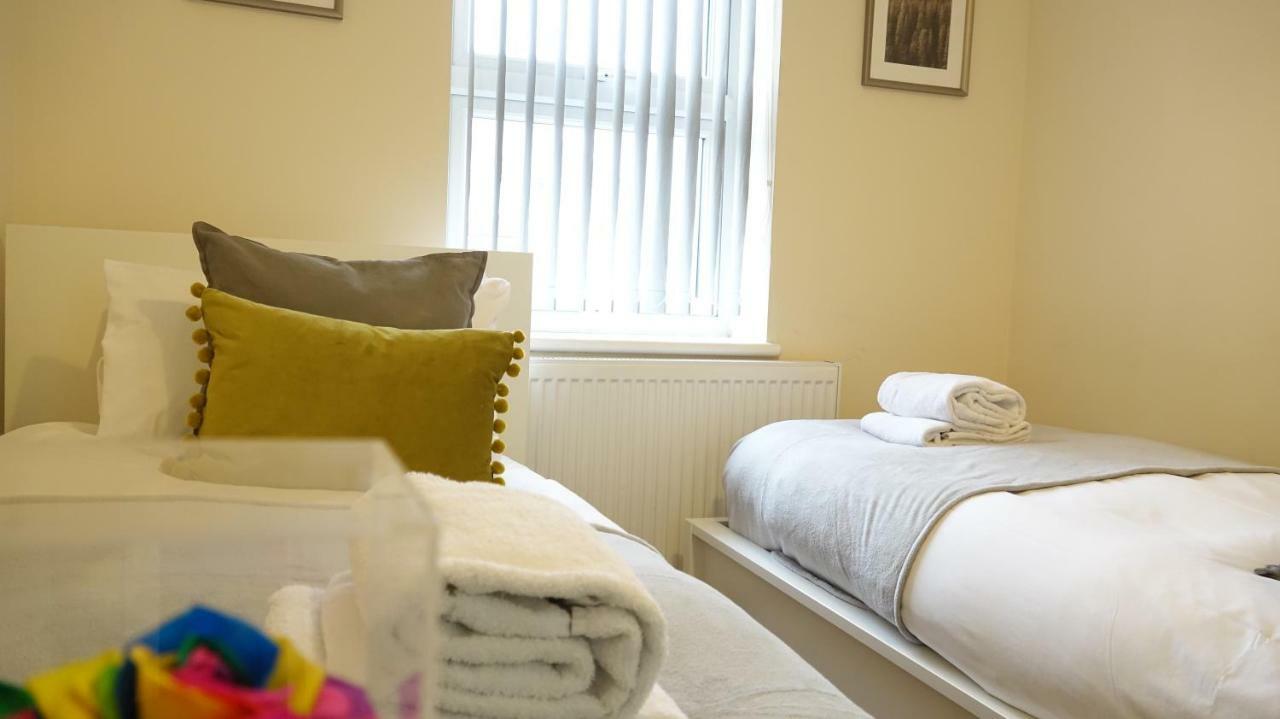 Heathrow Ensuite Rooms- Auto Check In Londres Exterior foto